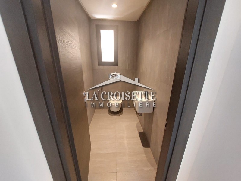 Villa S+3 avec piscine à La Soukra